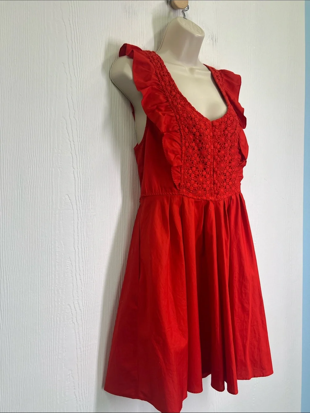 Free People - Half Moon Hot Lave Sleeveless Ruffle Lace Mini Dress Size Medium